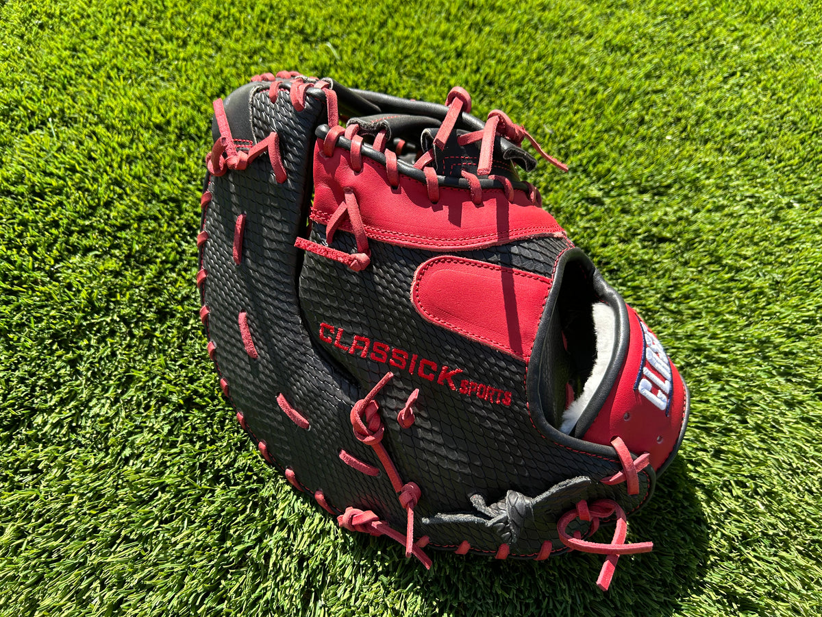 RHT 1B Glove (MISSPRINT)