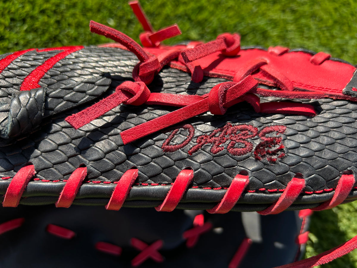 RHT 1B Glove (MISSPRINT)