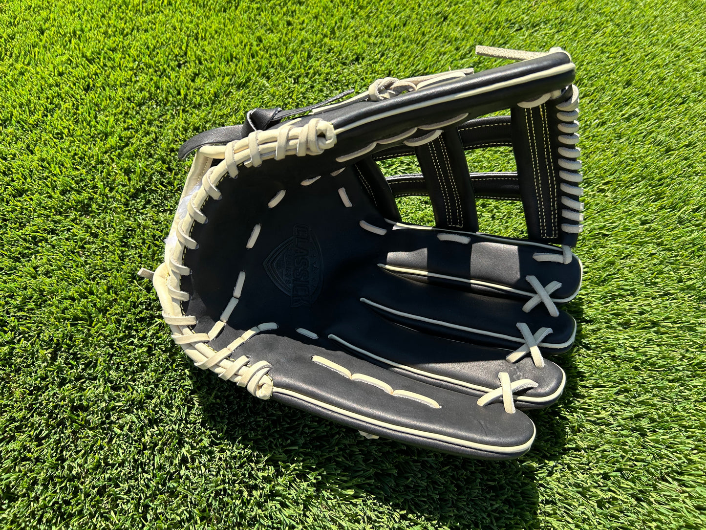 Black/Blonde 13.5” W-Web RHT