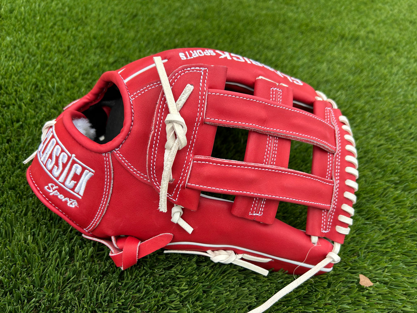 Red/White 13.5 H-Web